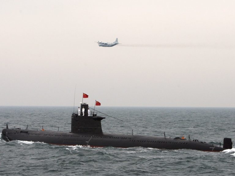 中国东海显威力 空军出动40多架战机巡航