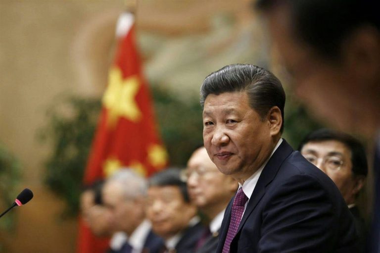 习近平同美国总统特朗普通了电话