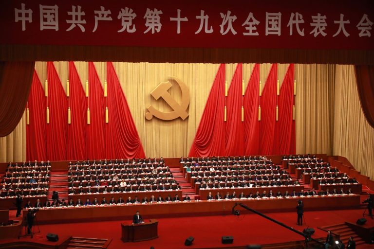 “习近平思想”料入党章 地位将比肩毛邓