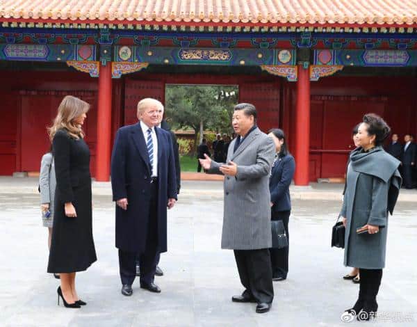 特朗普飞抵北京 习近平彭丽媛在故宫讲中国故事