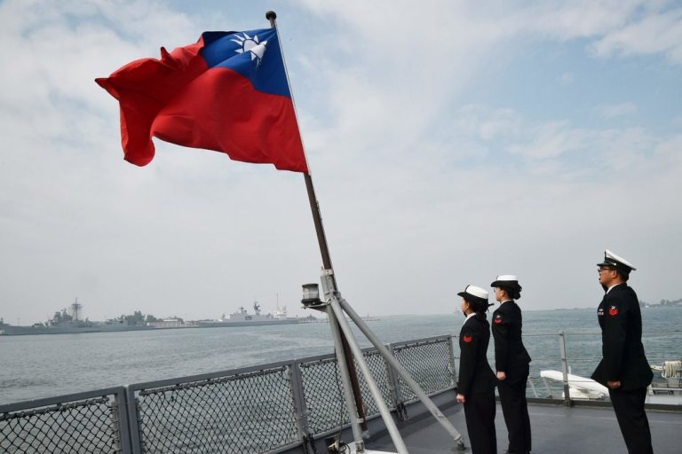 美台关系升温，特朗普如何重打“台湾牌”？