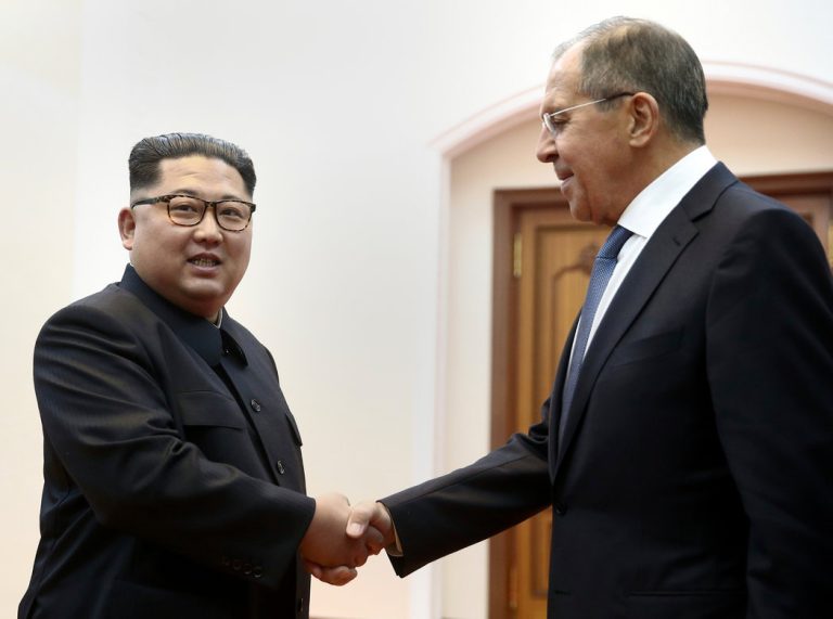 从核狂人到老练领袖，金正恩如何实现形象转变