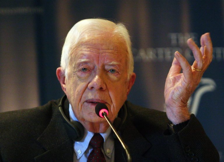 美国前总统卡特：美民主已死 没两三亿选不了总统