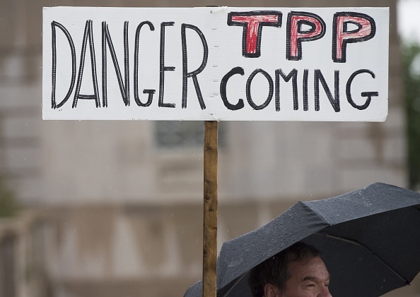 US-POLITICS-TPP-PROTEST