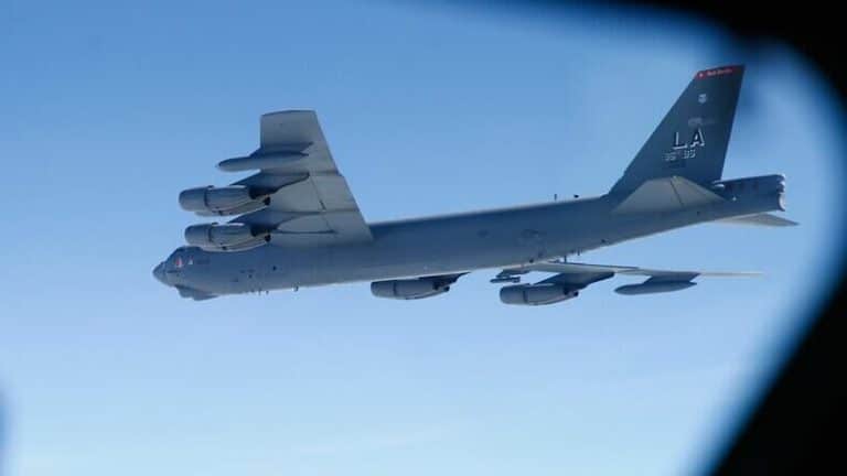 观察者网一周军情：B-52在南海迷路了？