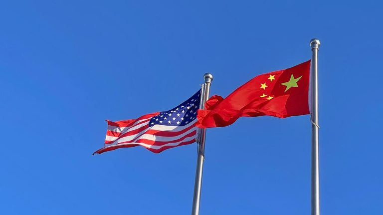 王毅：对同美方开展各层面对话持开放态度