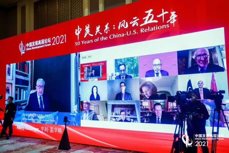 基辛格对世界的和平与繁荣取决于中美之间的理解