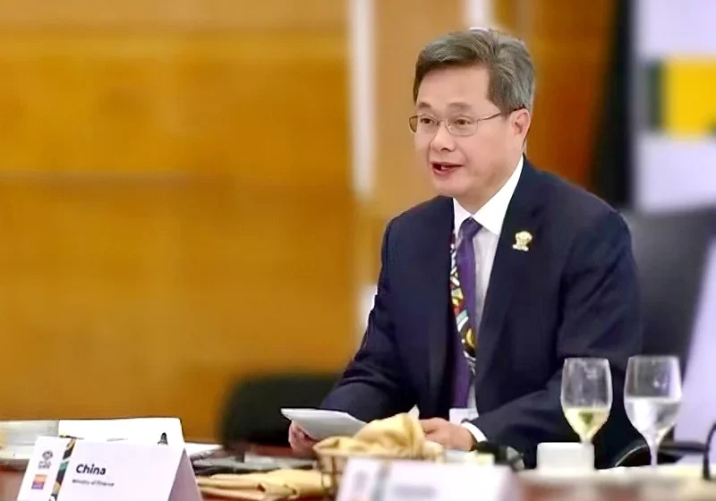  特朗普先“眨眼”了吗？