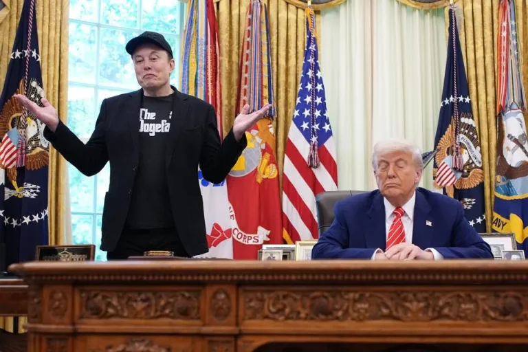 特朗普威胁把马斯克遣返南非