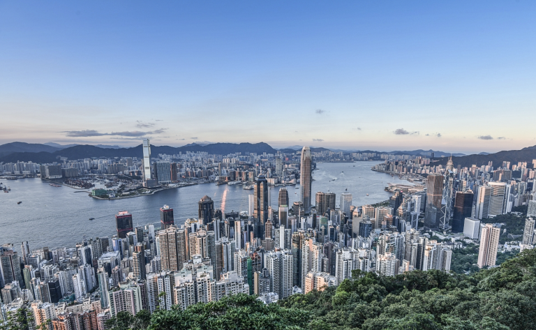 中华人民共和国香港特别行政区廿八载：”一国”扎根，”两制”花开