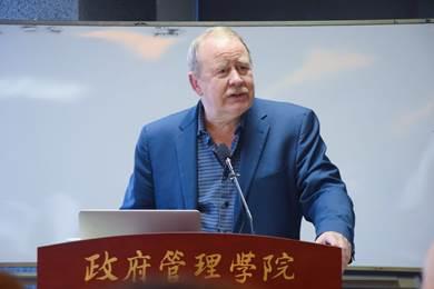  著名中国政治学者傅士卓去世